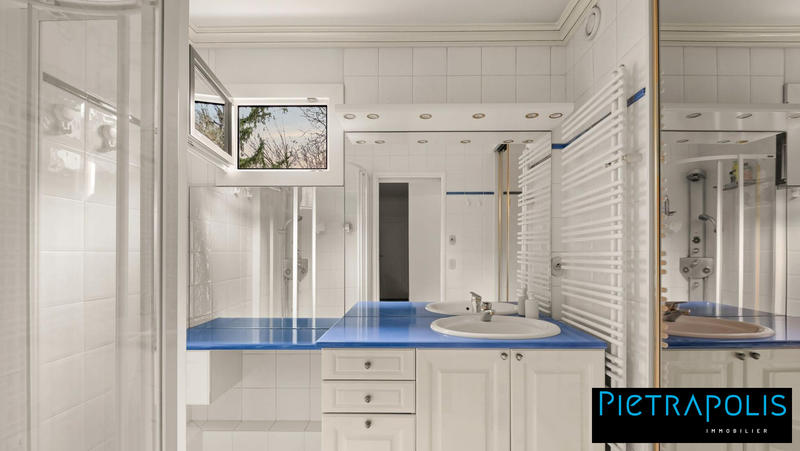 Appartement - 107 m² - 4 pièces