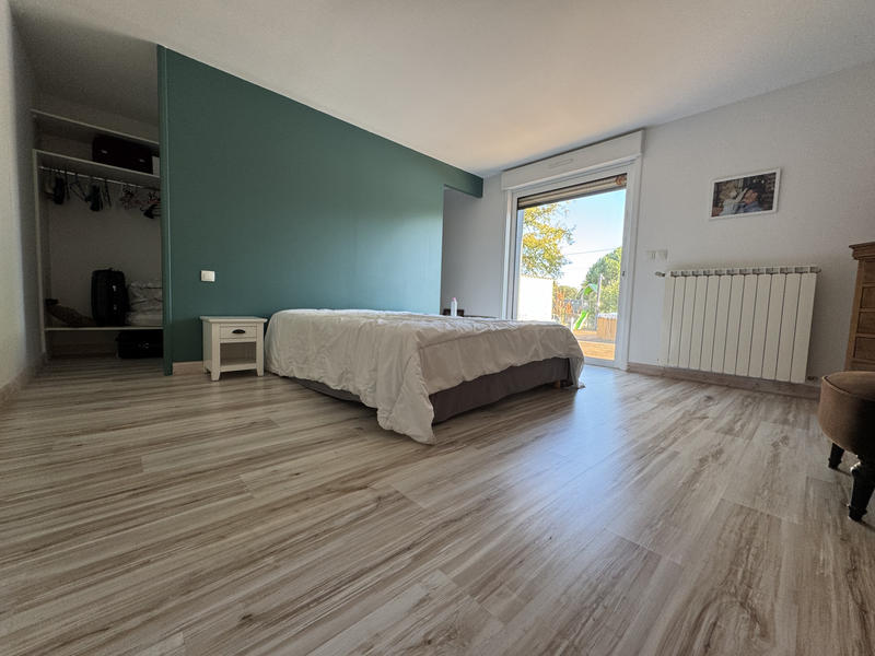 Maison - 290 m² - 9 pièces