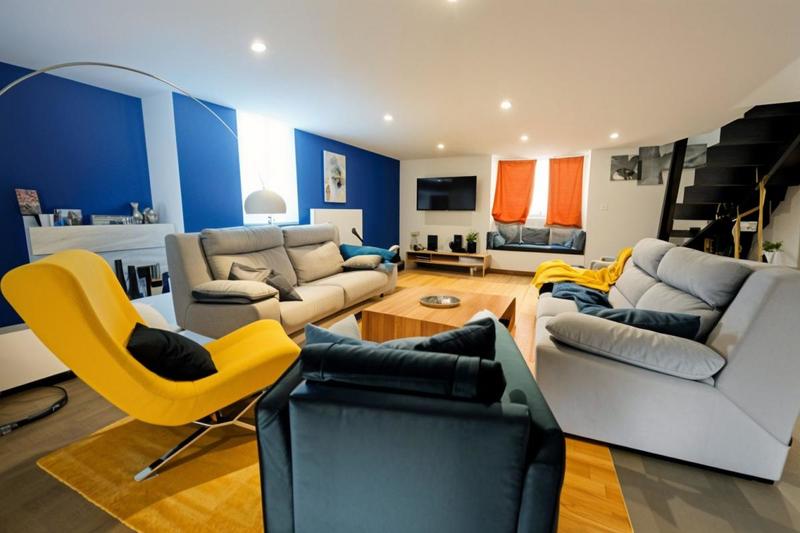 Maison - 215 m² - 6 pièces