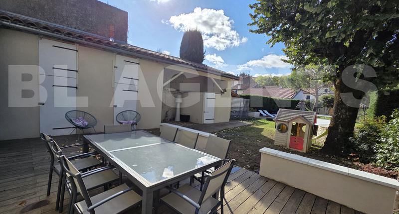 Maison de ville - 180 m² - 7 pièces