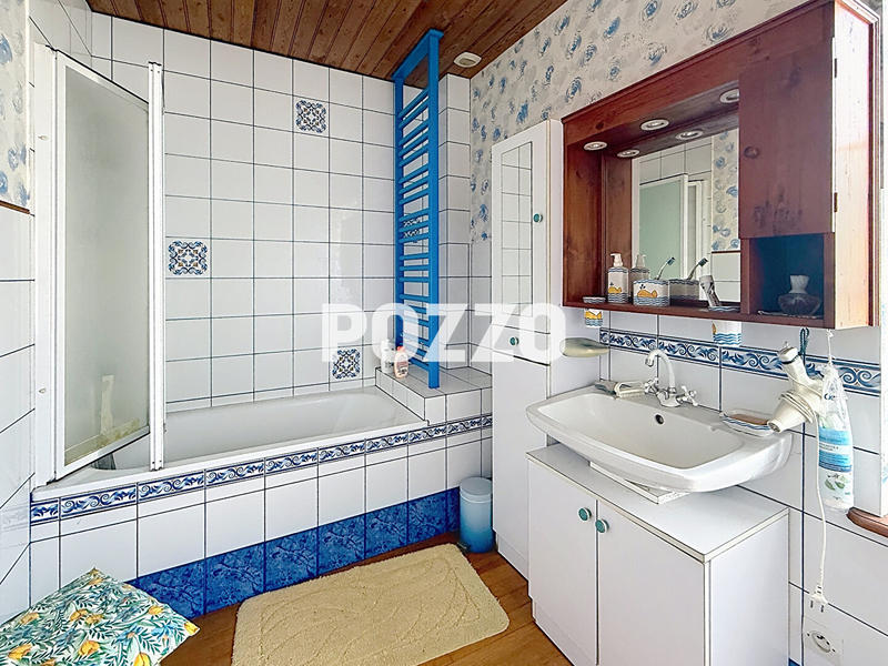 Maison - 140 m² - 8 pièces