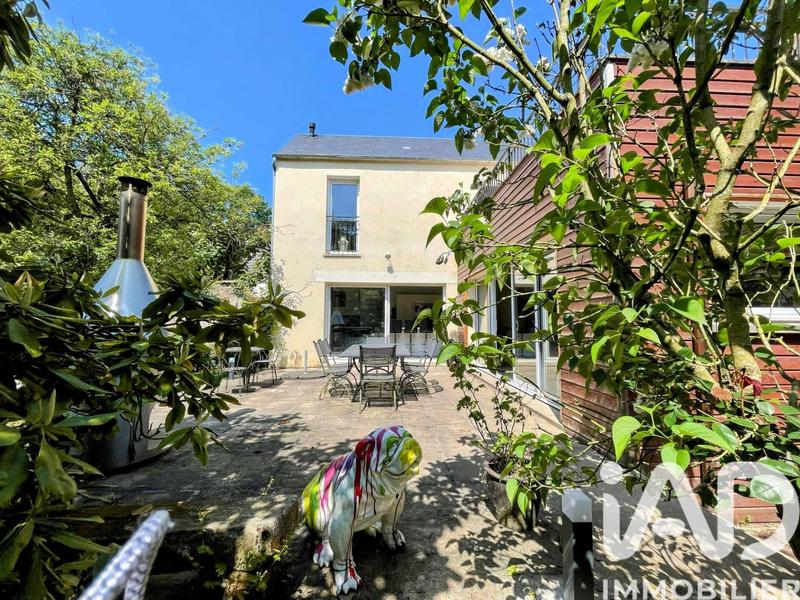 Maison - 366 m² - 12 pièces