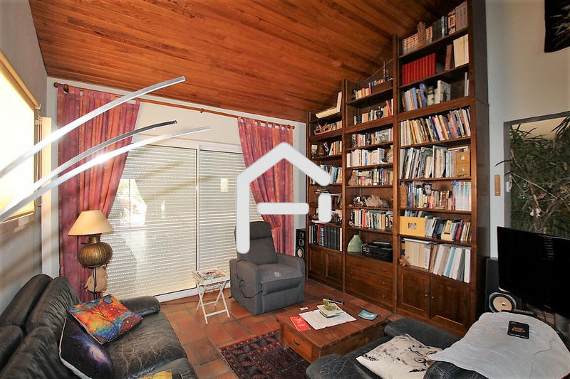 Villa - 237 m² - 10 pièces