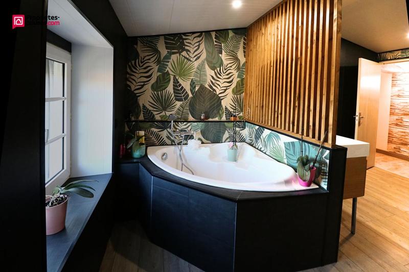 Maison - 232 m² - 7 pièces