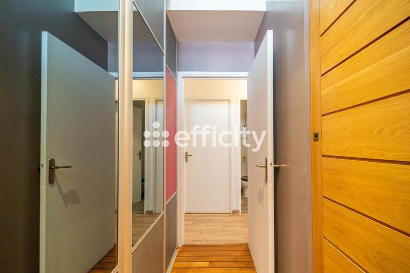 Loft - 110 m² - 6 pièces