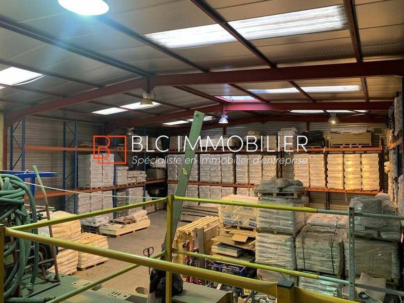 Entrepôt - 1 150 m²