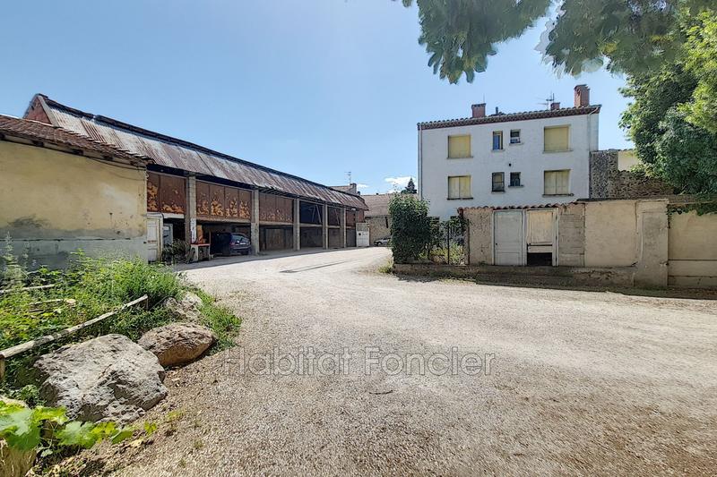 Propriété - 880 m² - 20 pièces