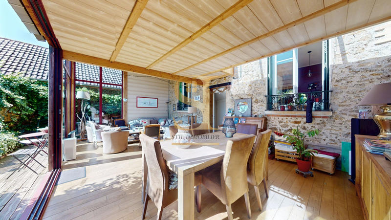 Maison - 143 m² - 8 pièces