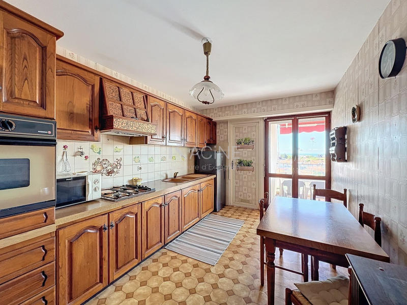 Appartement - 84 m² - 4 pièces