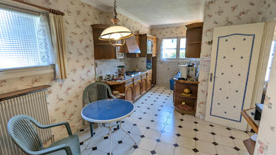 Maison - 195 m² - 7 pièces