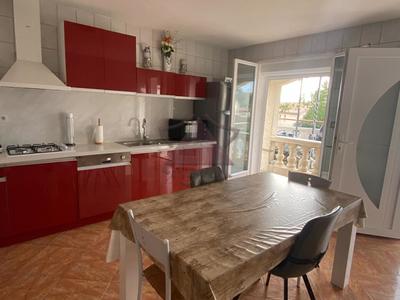 Maison - 99 m² - 6 pièces