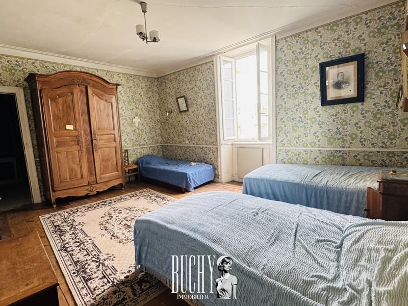 Maison - 482 m² - 11 pièces