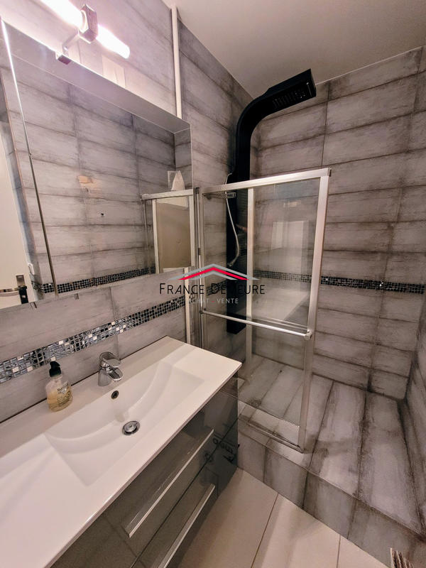 Appartement - 82 m² - 4 pièces