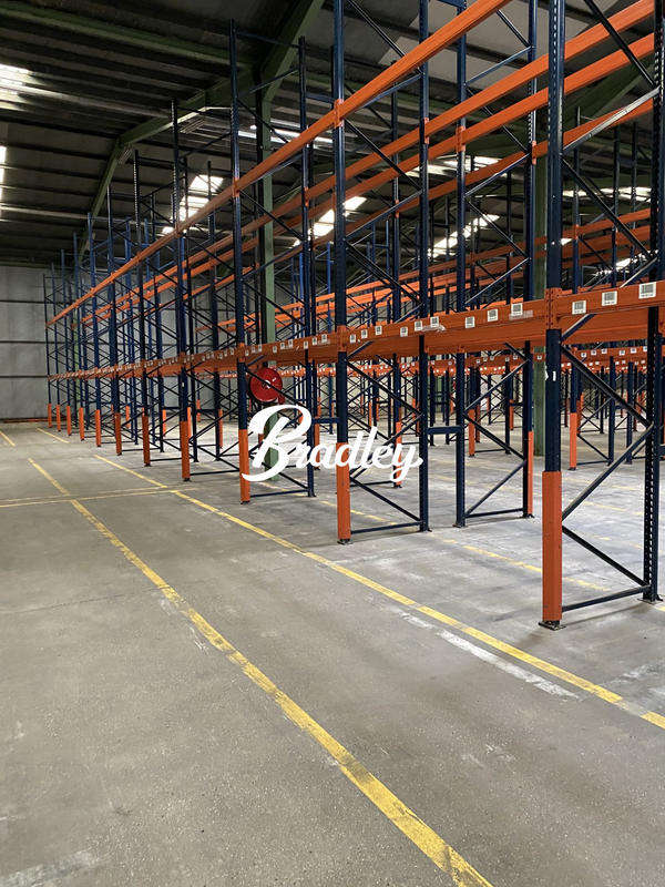 Entrepôt - 12 565 m²