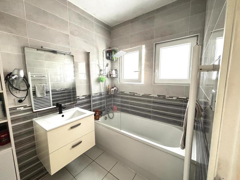 Maison - 107 m² - 6 pièces