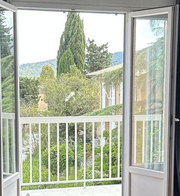 Appartement - 92 m² - 5 pièces