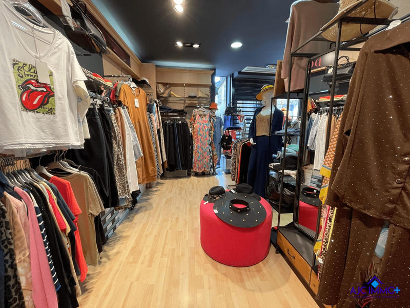 Fonds de commerce - Magasins - 96 m²
