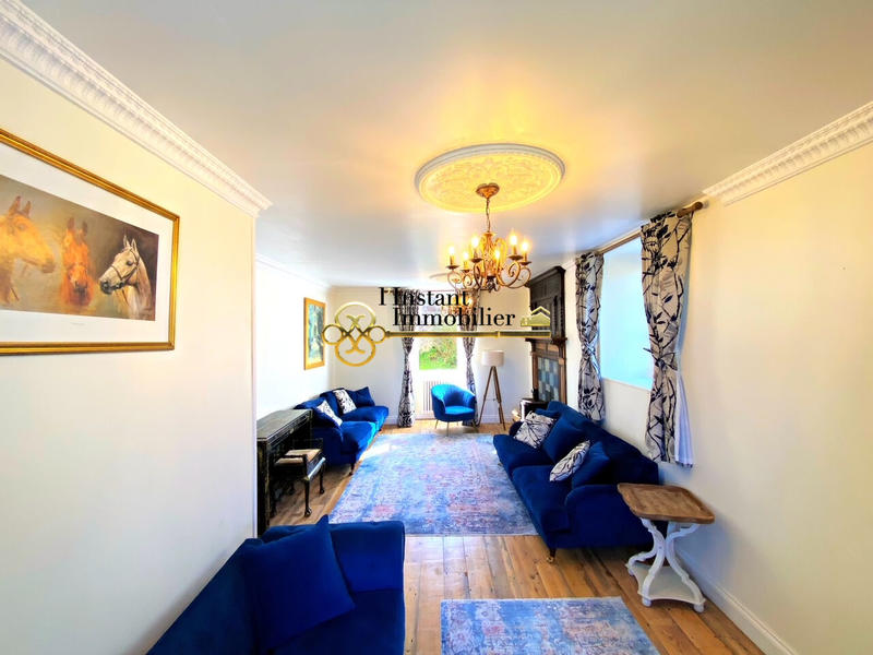 Maison - 185 m² - 11 pièces