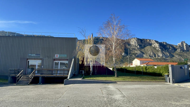 Local commercial - 77 m²