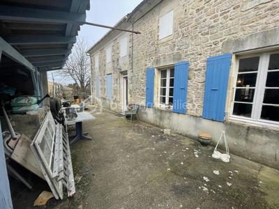 Maison en pierre - 86 m² - 3 pièces