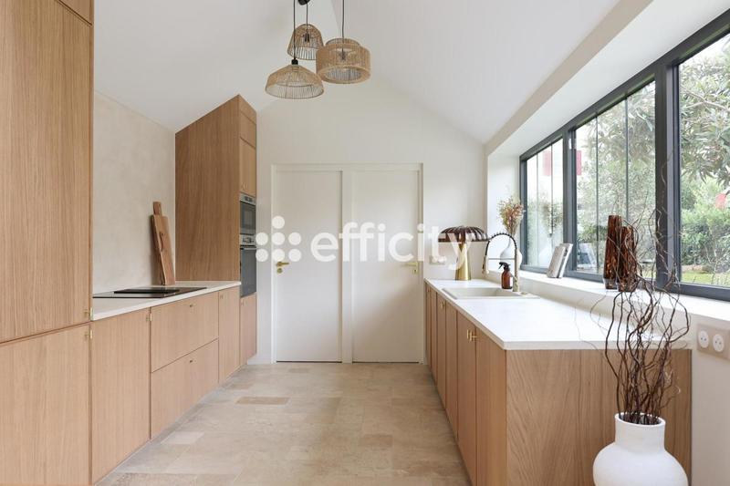 Maison - 141 m² - 5 pièces