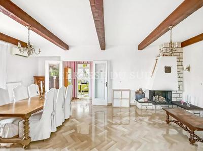 Maison - 192 m² - 7 pièces