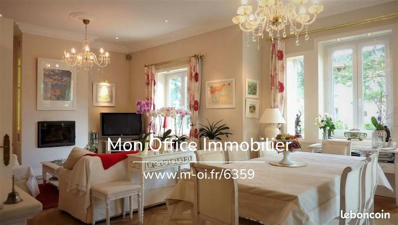 Propriété - 280 m² - 10 pièces