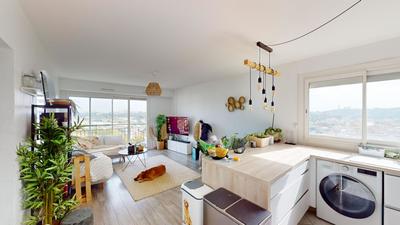 Appartement - 80 m² - 4 pièces