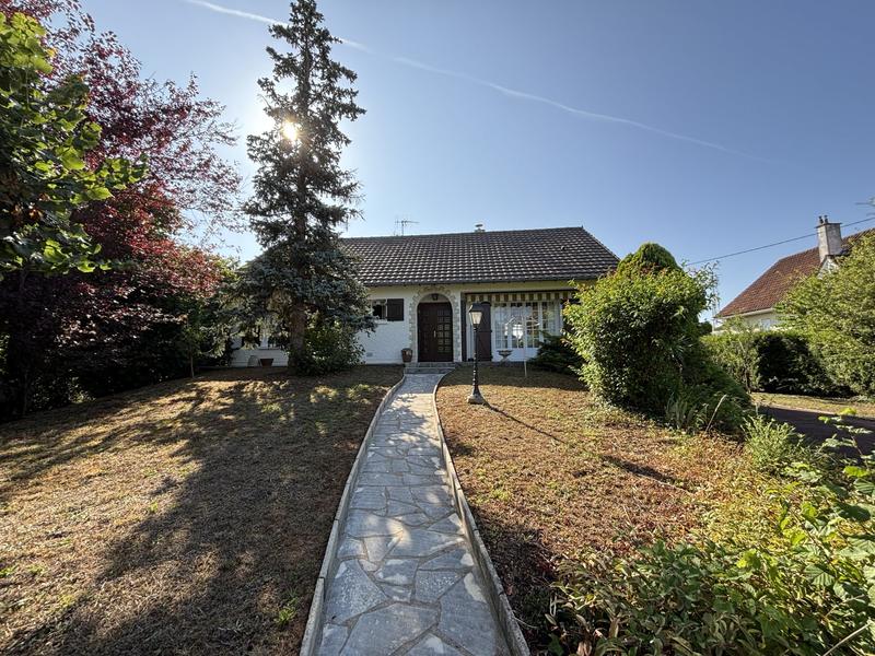 Maison traditionnelle - 133 m² - 4 pièces