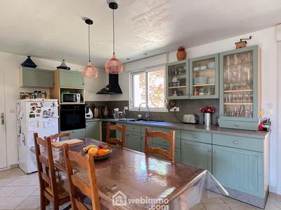 Maison - 138 m² - 7 pièces