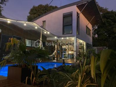 Villa - 143 m² - 5 pièces