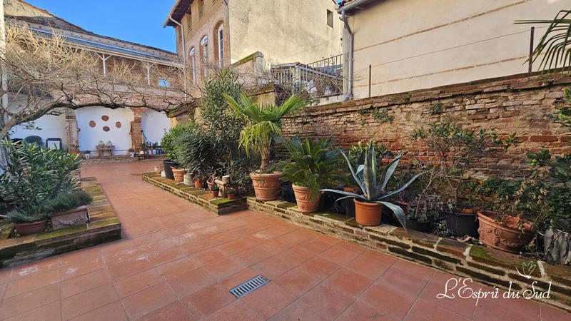 Maison ancienne - 355 m² - 8 pièces