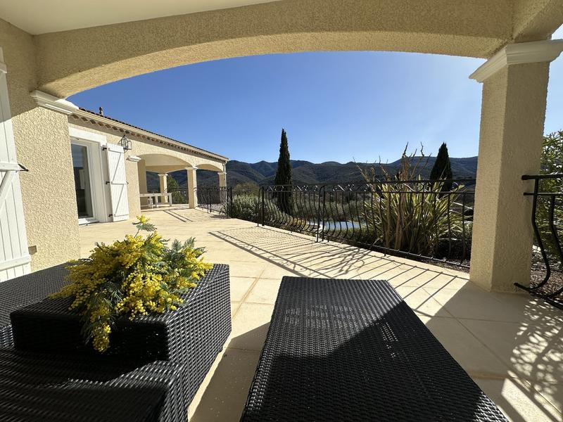 Villa - 212 m² - 6 pièces