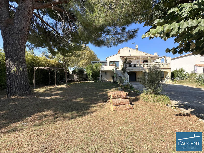 Maison - 370 m² - 7 pièces