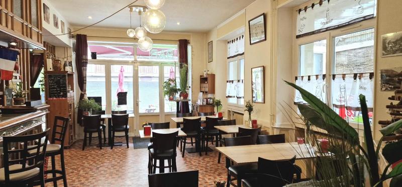 Local commercial - 451 m² - 22 pièces