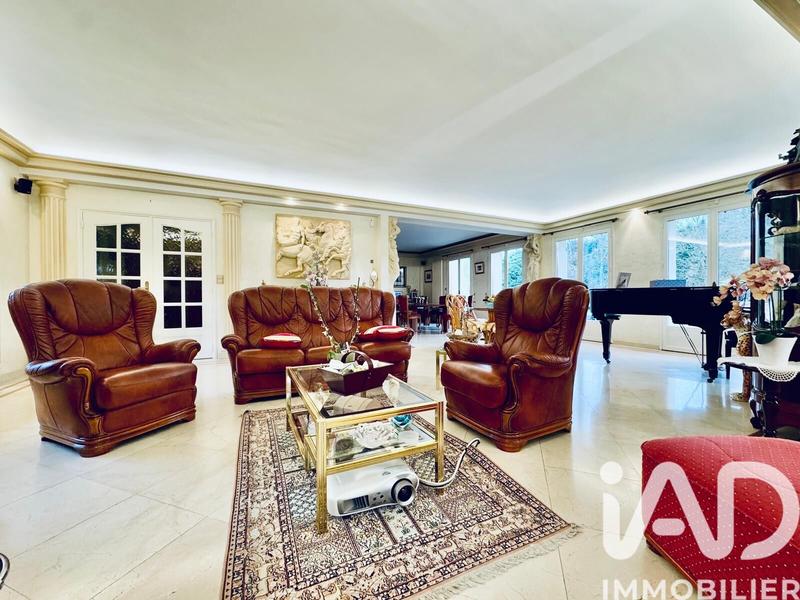 Maison - 410 m² - 12 pièces