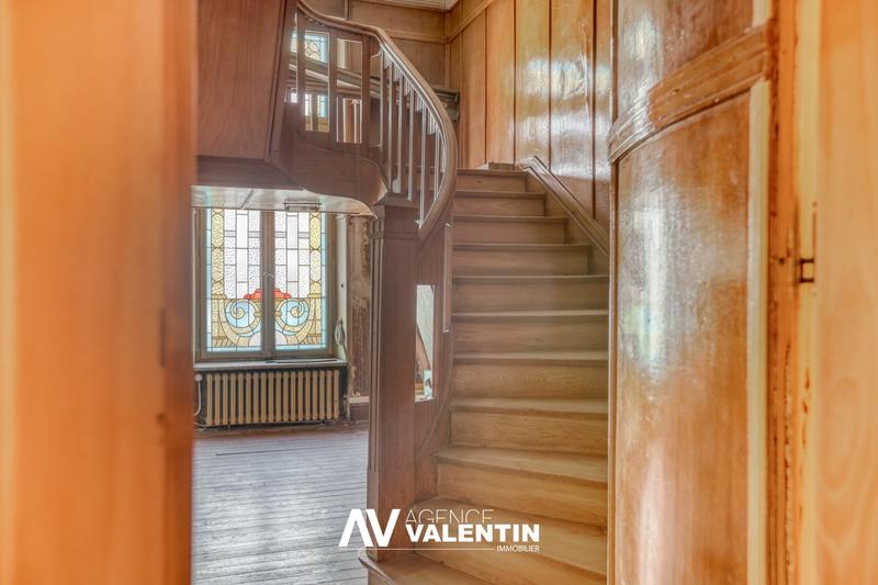 Appartement - 199 m² - 6 pièces