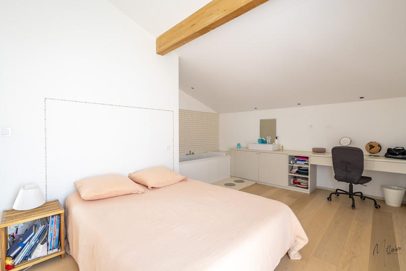 Maison - 290 m² - 10 pièces