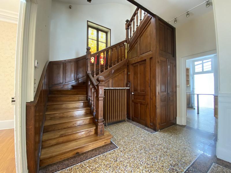 Maison - 215 m² - 9 pièces