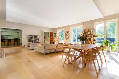 Maison - 309 m² - 9 pièces