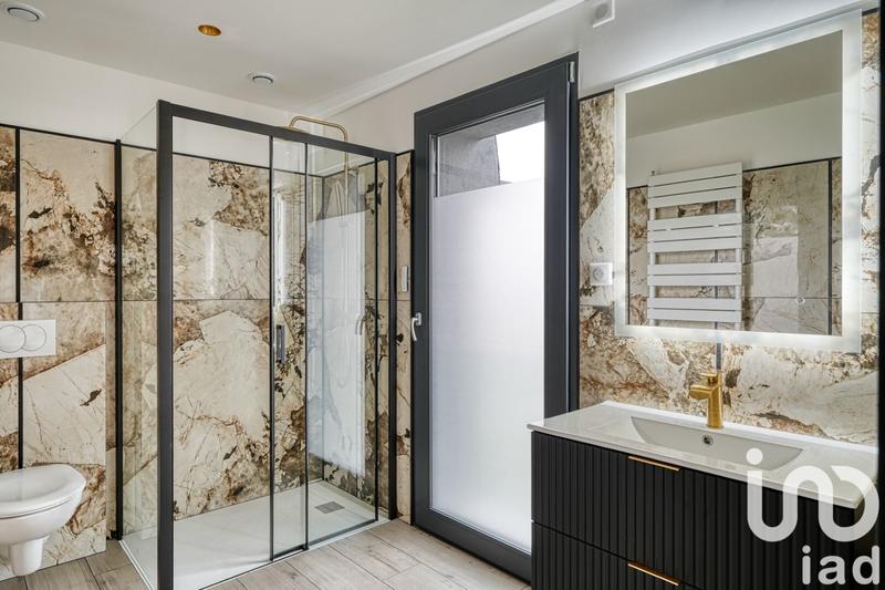 Maison - 245 m² - 12 pièces