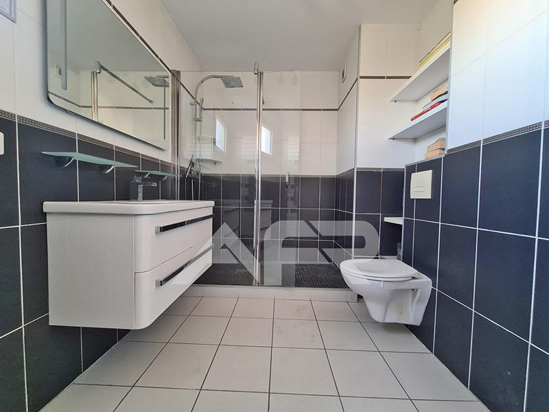 Appartement - 93 m² - 4 pièces