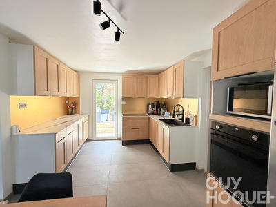 Maison - 140 m² - 6 pièces