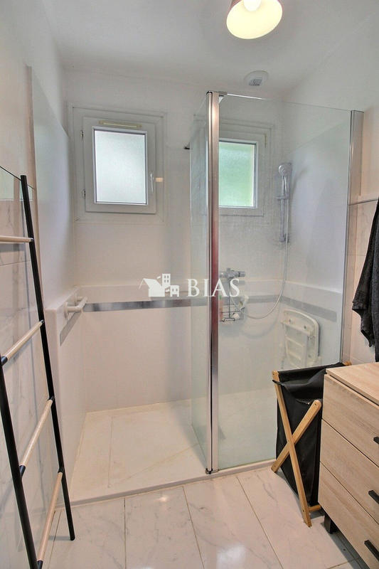 Maison - 92 m² - 5 pièces