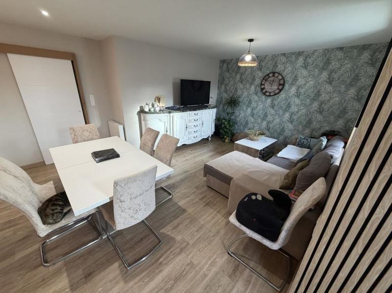 Appartement - 90 m² - 5 pièces