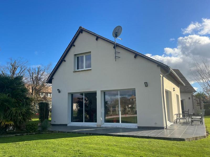 Maison - 200 m² - 7 pièces