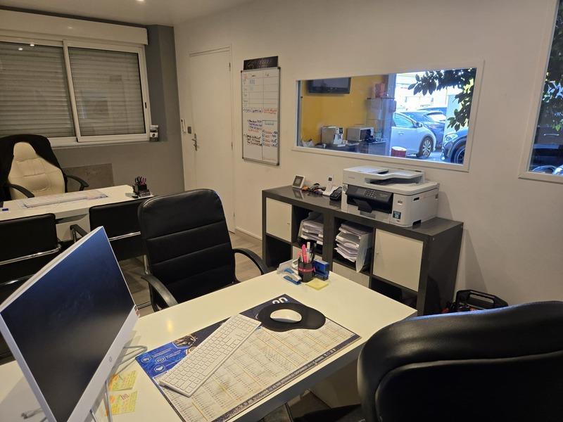 Local commercial - 330 m² - 3 pièces