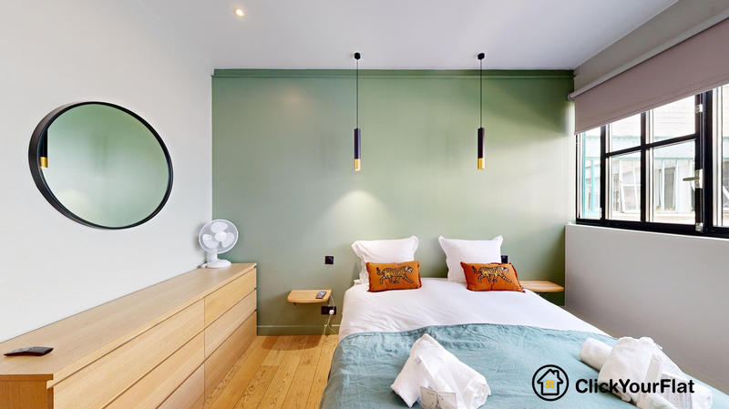 Local commercial - 107 m² - 4 pièces