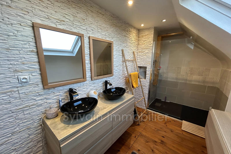 Maison - 104 m² - 5 pièces