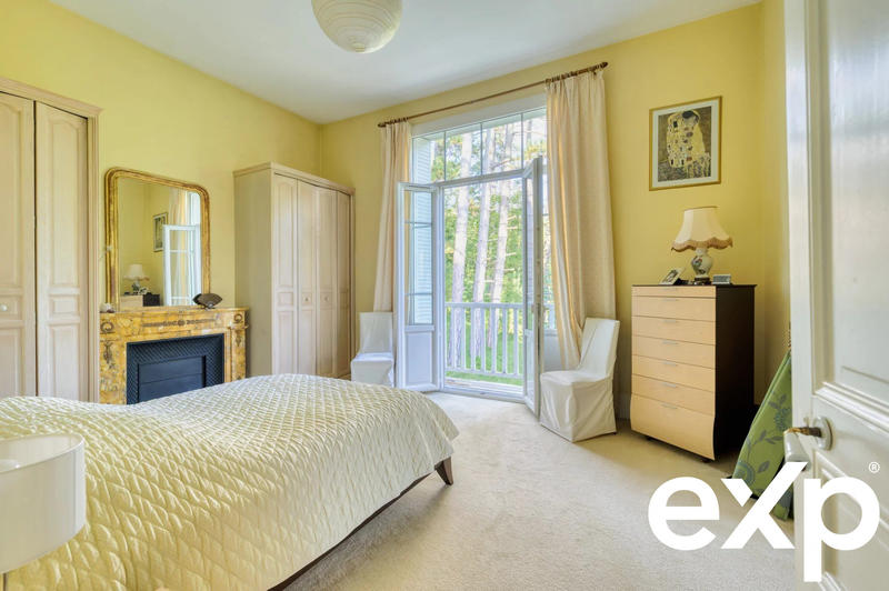 Maison - 196 m² - 7 pièces